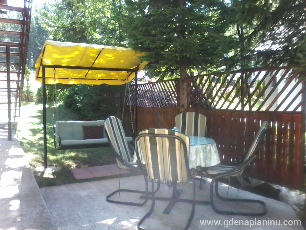 KUĆA  - TRIO - kucatrio@gmail.com, privatni smeštaj u mestu Zlatibor, Srbija - letnja terasa
