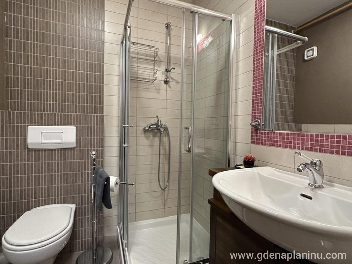 Apartman Aby – Bjelašnica, Privatunterkunft im Ort Trnovo, Bosnien und Herzegowina - Kupatilo sa tušem