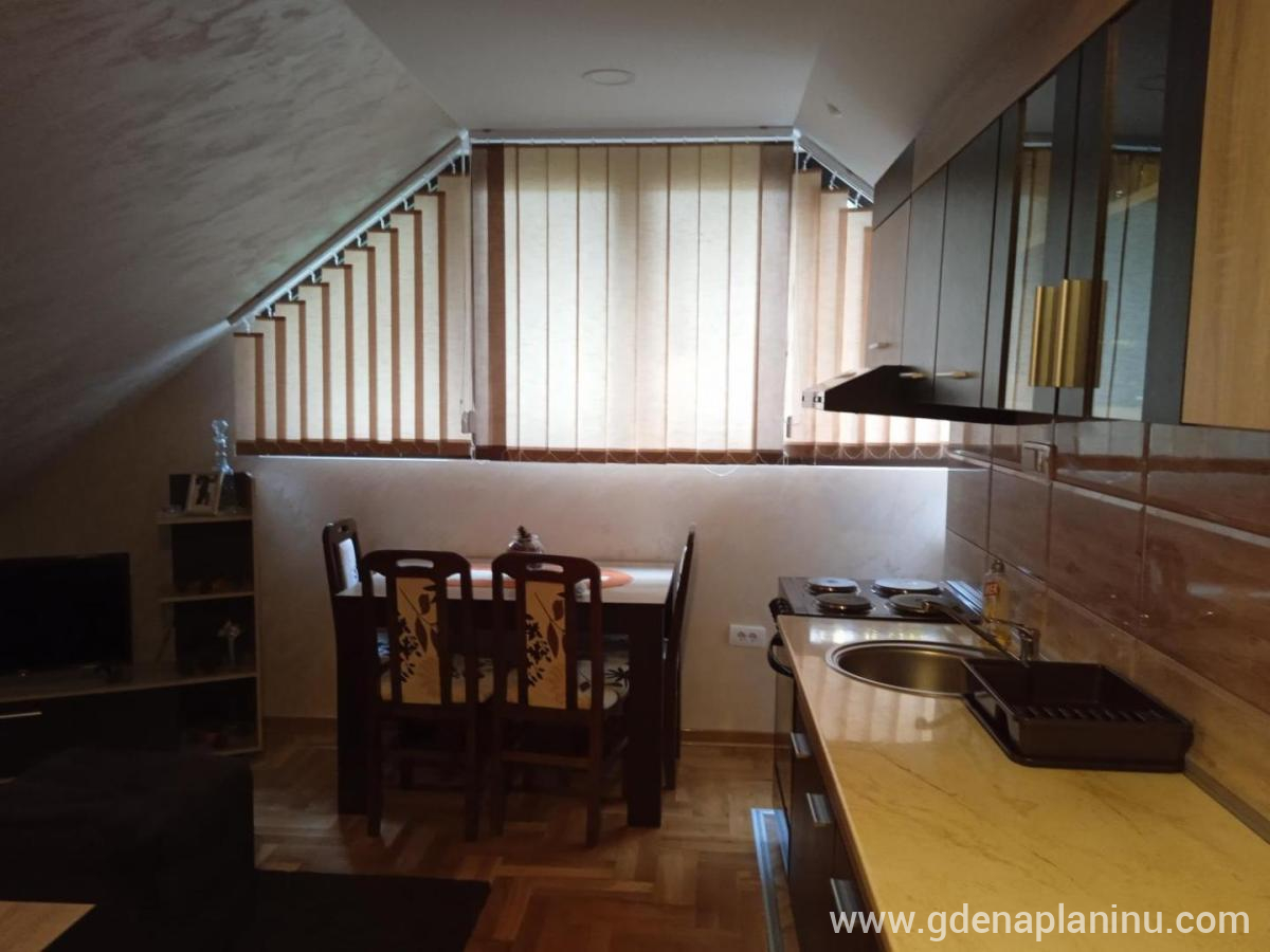 Apartman Voja 15, logement privé à Zlatibor, Serbia - Trpezarija