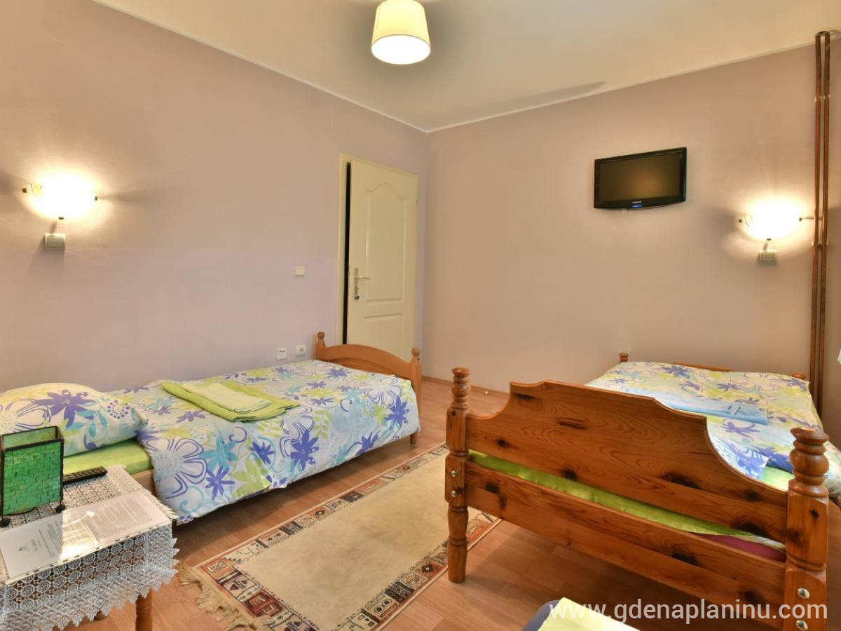 Vila Sofija Zlatibor, Soba 4, alojamiento privado en Zlatibor, Serbia - 6