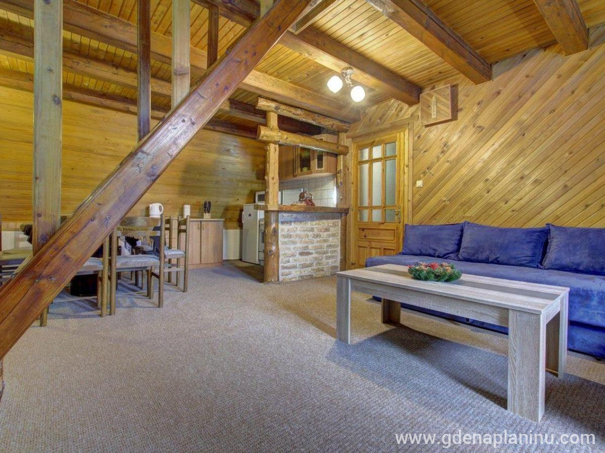 Jahorina Apartmani Dobro, Apartman sa terasom, Magán szállás a községben Jahorina, Bosznia és Hercegovina - 125885684_183171853434478_7545235046853709590_n