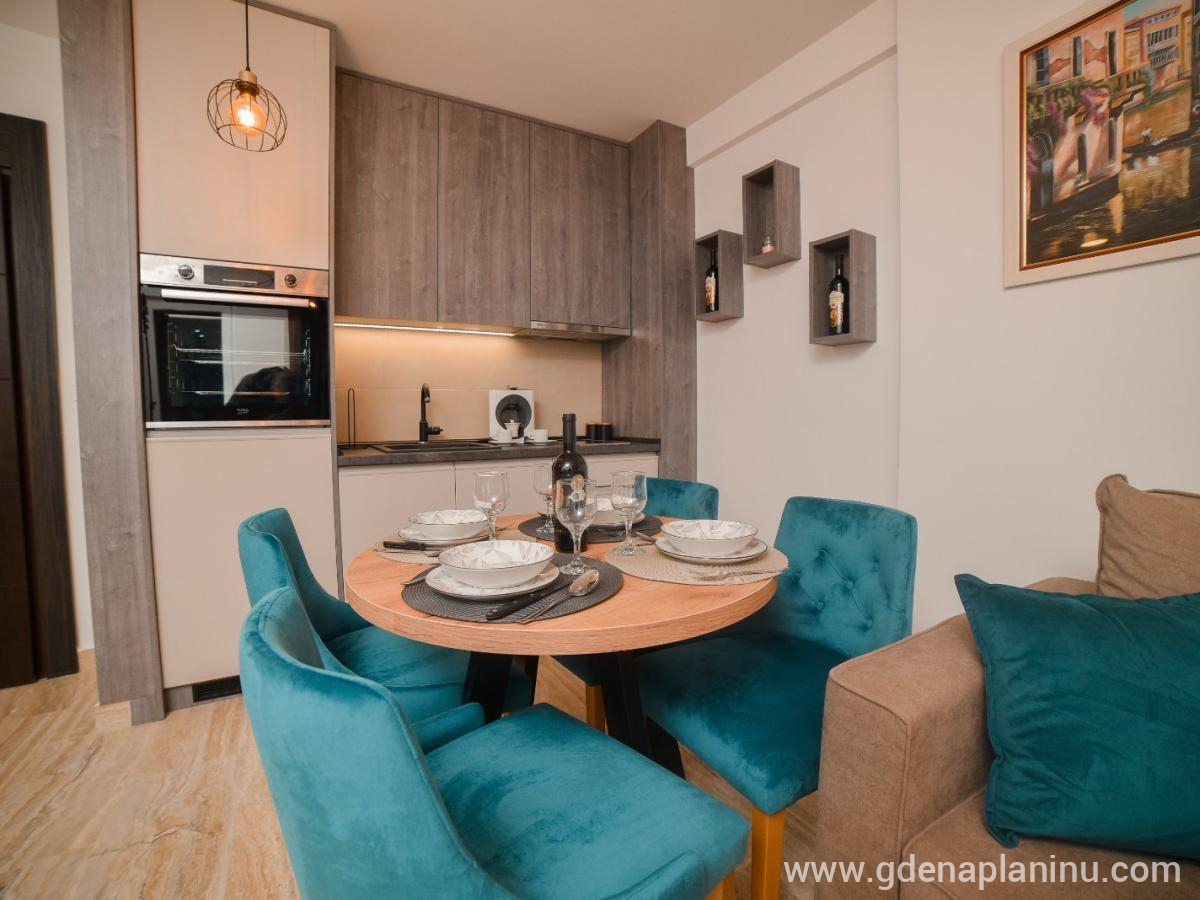 Apartman Zlatni Grozd, Apartman 12, logement privé à Zlatibor, Serbia - viber_image_2023-07-01_21-04-15-578