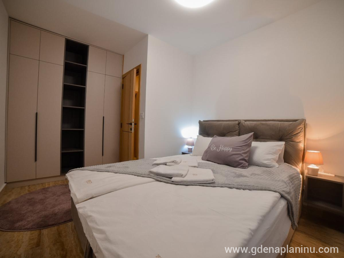 Apartman Zlatni Grozd, Apartman 12, logement privé à Zlatibor, Serbia - viber_image_2023-07-01_21-04-30-371