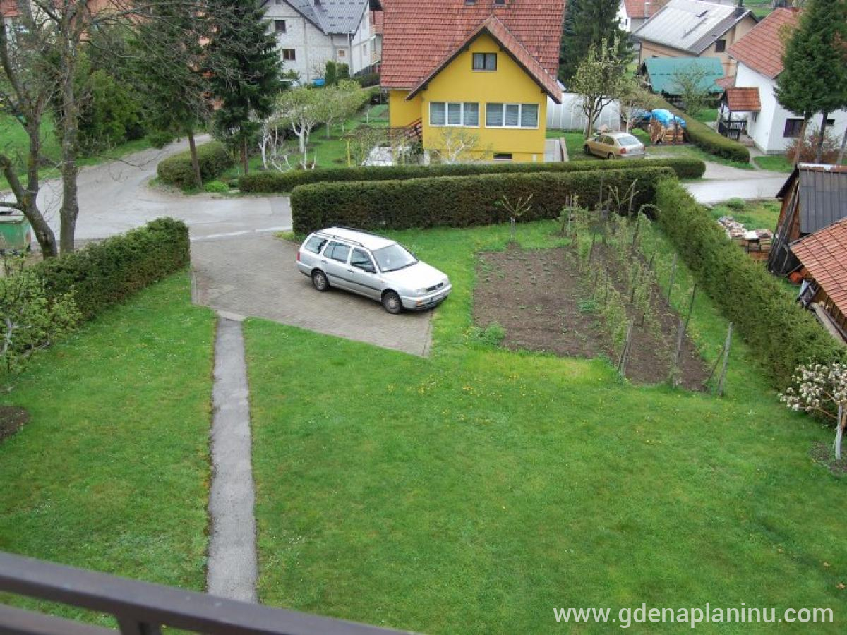 Zlatibor,smeštaj Milena, privatni smeštaj u mestu Zlatibor, Srbija - dvorište