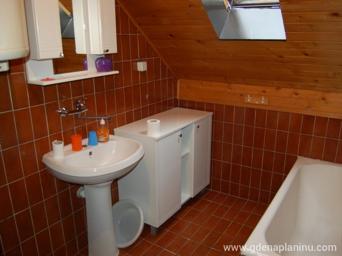 Zlatibor,smeštaj Milena, privatni smeštaj u mestu Zlatibor, Srbija - kupatilo sobe
