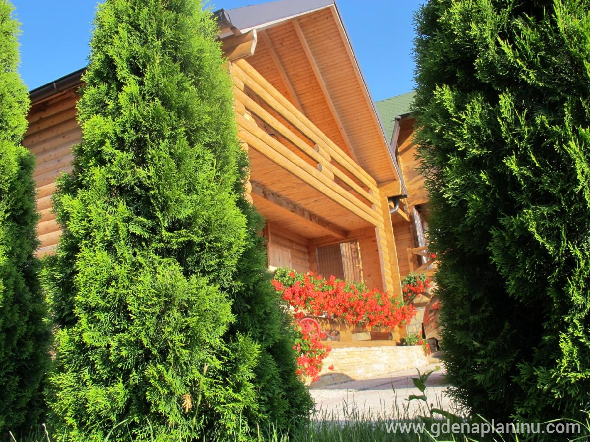 Vila Natural Wood, privat innkvartering i sted Zlatibor, Serbia
