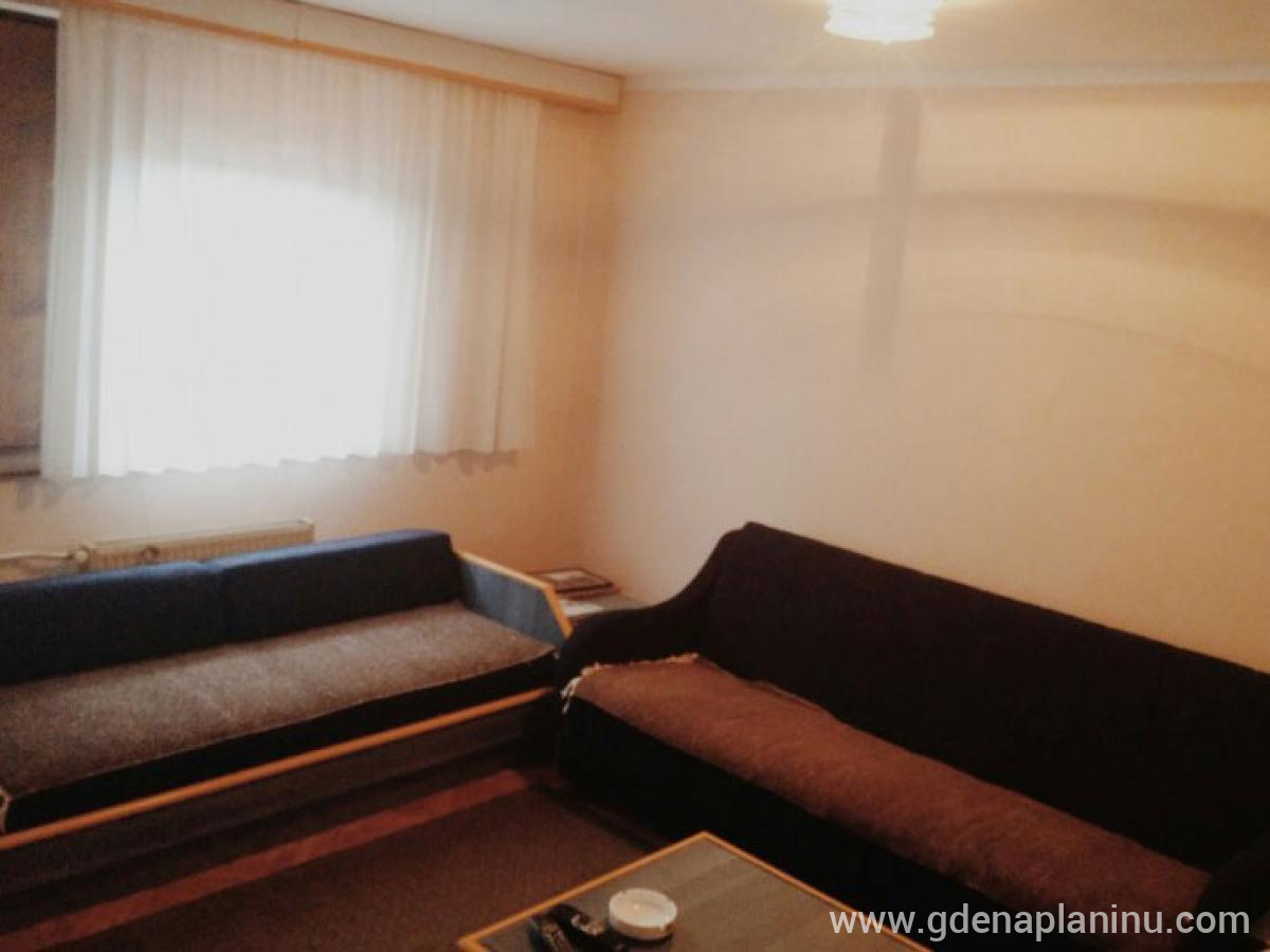 Apartman u vili Ivana, Privatunterkunft im Ort Kopaonik, Serbia