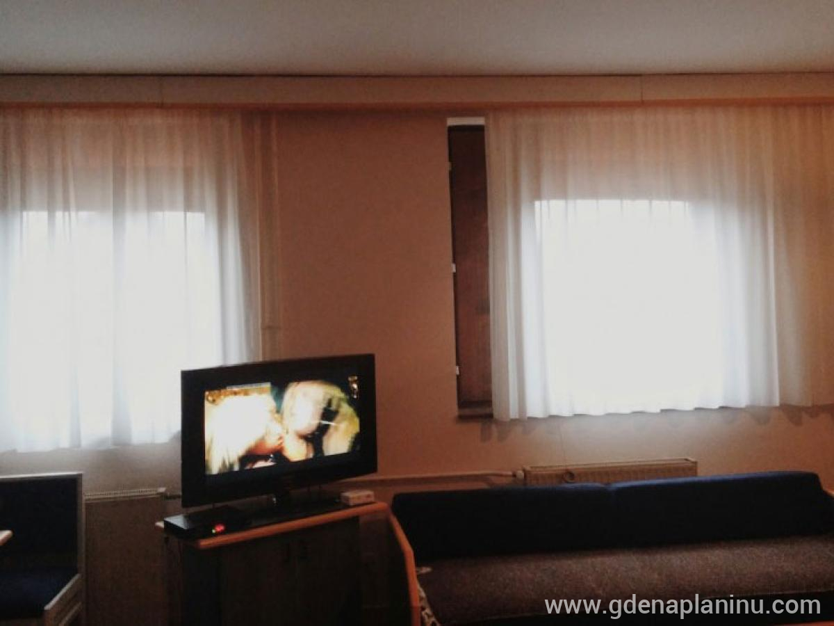 Apartman u vili Ivana, Privatunterkunft im Ort Kopaonik, Serbia