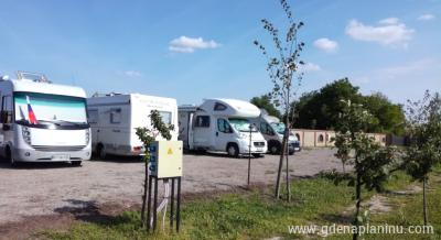 Kamp 47 (Salaš Miris dunja), zasebne nastanitve v mestu Novi Sad, Serbia