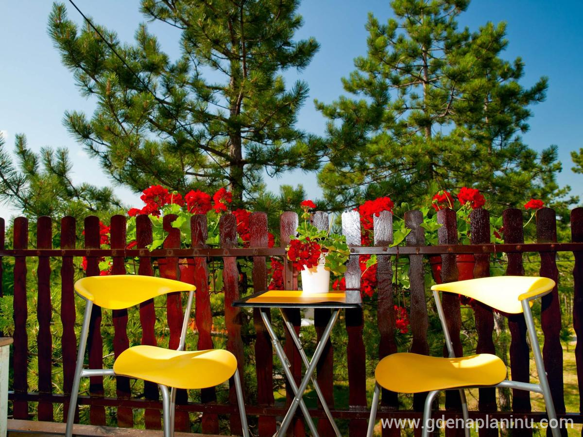 Apartmani MIR Divcčibare, privat innkvartering i sted Divčibare, Serbia - Terasa - ka severu (sprat)