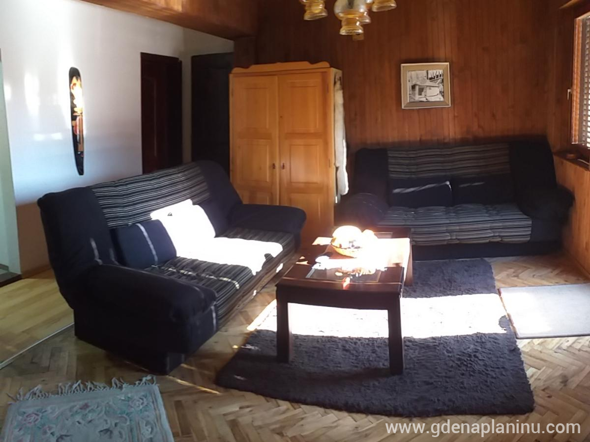 Apartmani Damjan , zasebne nastanitve v mestu Vlasinsko jezero, Serbia - Apartman na spratu
