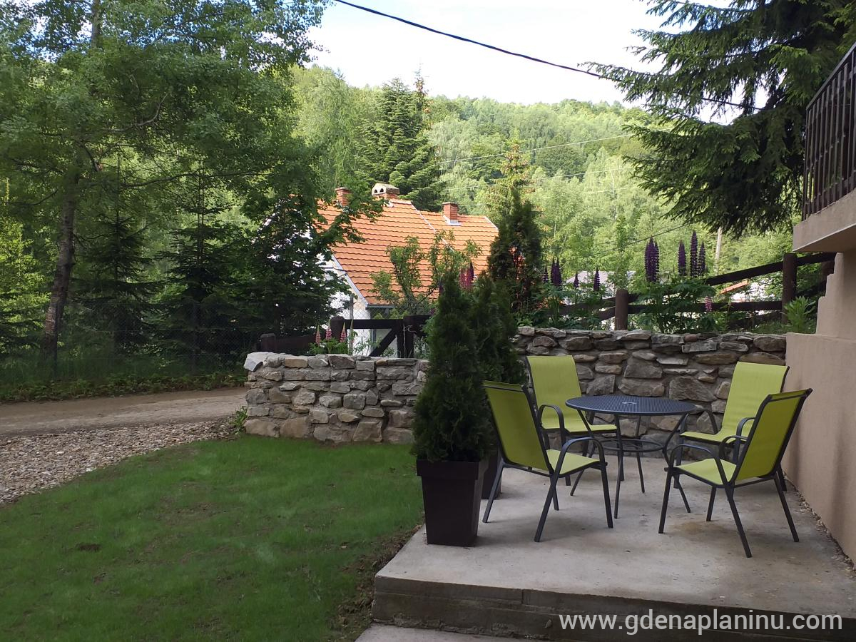 Apartmani Damjan , zasebne nastanitve v mestu Vlasinsko jezero, Serbia - Apartman u prizemlju