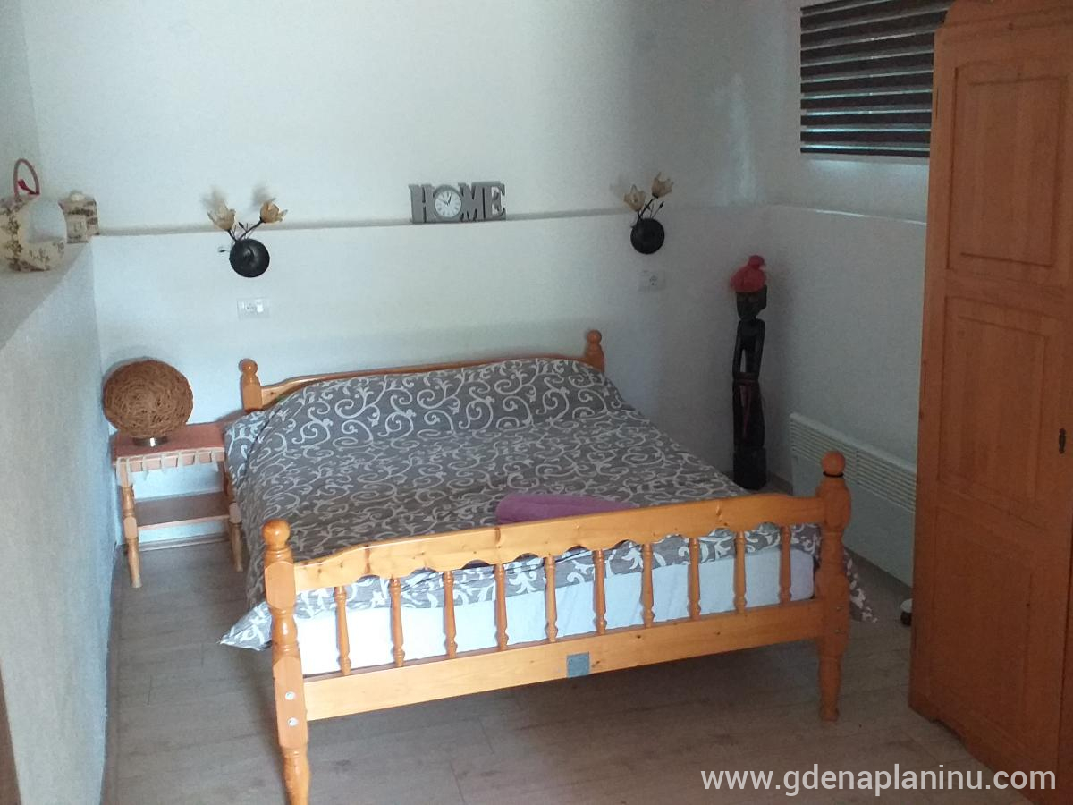 Apartmani Damjan , zasebne nastanitve v mestu Vlasinsko jezero, Serbia - Apartman u prizemlju