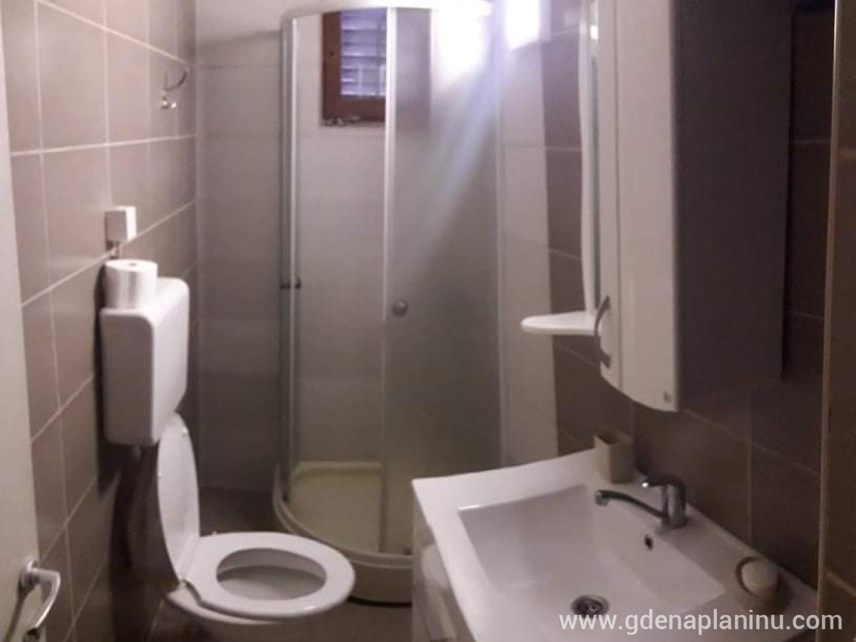 Apartmani Damjan , zasebne nastanitve v mestu Vlasinsko jezero, Serbia - Apartman na spratu