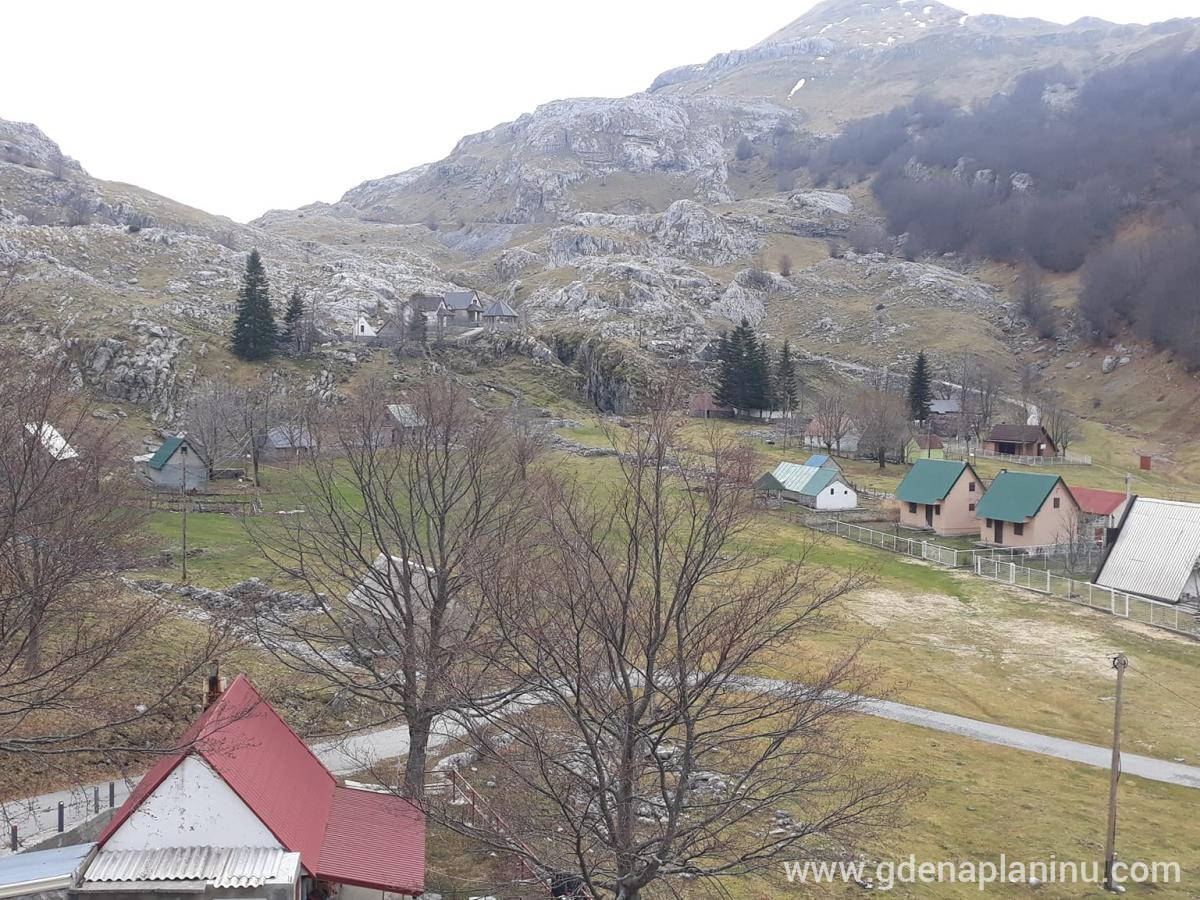 Vikendica Mokra, zasebne nastanitve v mestu Podgorica, Črna gora - 321441698_831050921337569_1077990709400513153_n