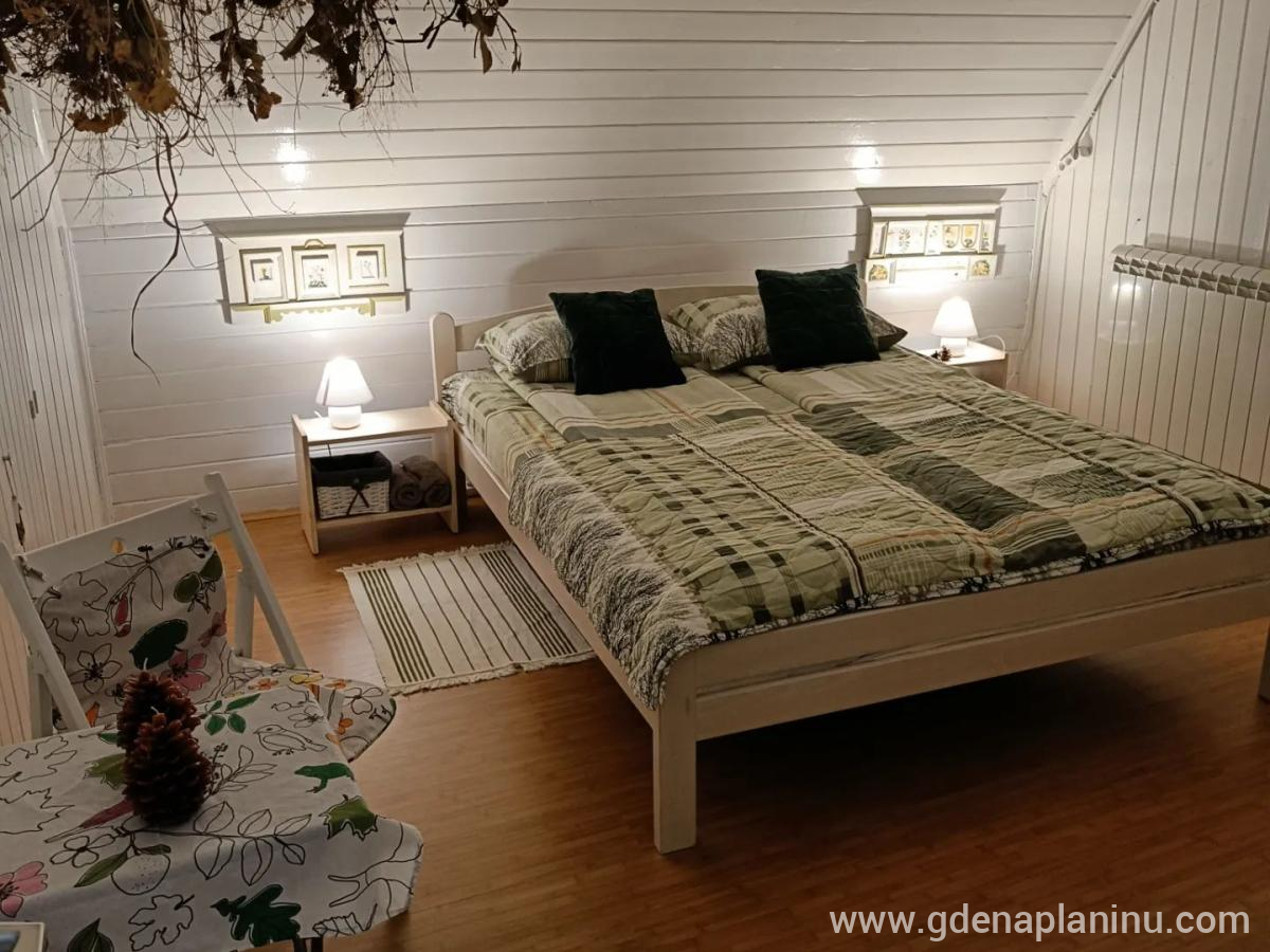 Apartmani MIR Divcčibare, privat innkvartering i sted Divčibare, Serbia - Green room (sprat)