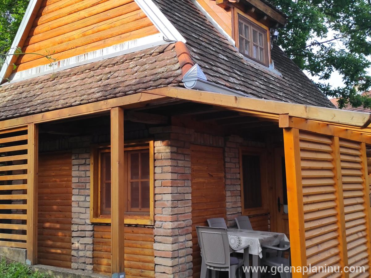 Brvnara Vrdnik, private accommodation in city Vrdnik, Serbia - Brvnara Vrdnik 2 - ulaz