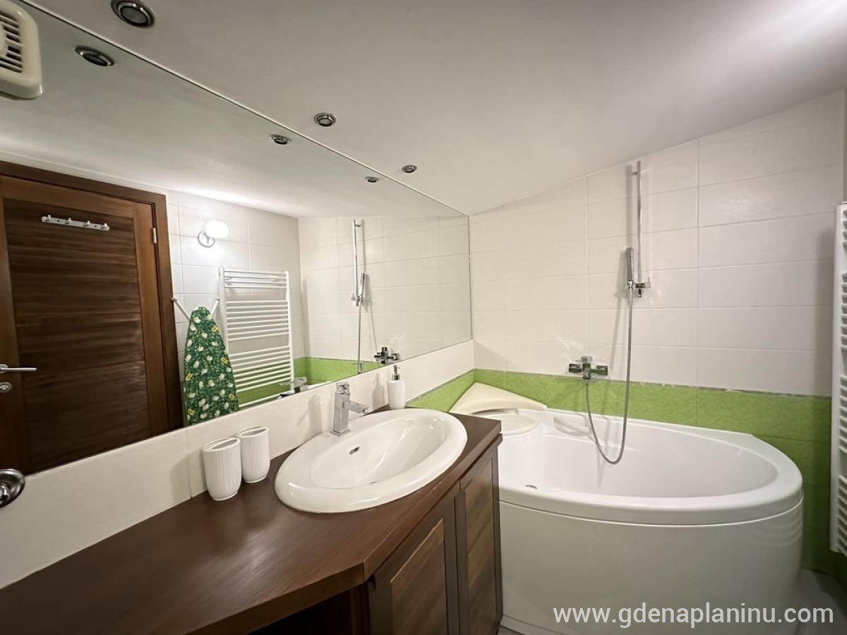 Apartman Aby – Bjelašnica, Privatunterkunft im Ort Trnovo, Bosnien und Herzegowina - Kupatilo sa kadom