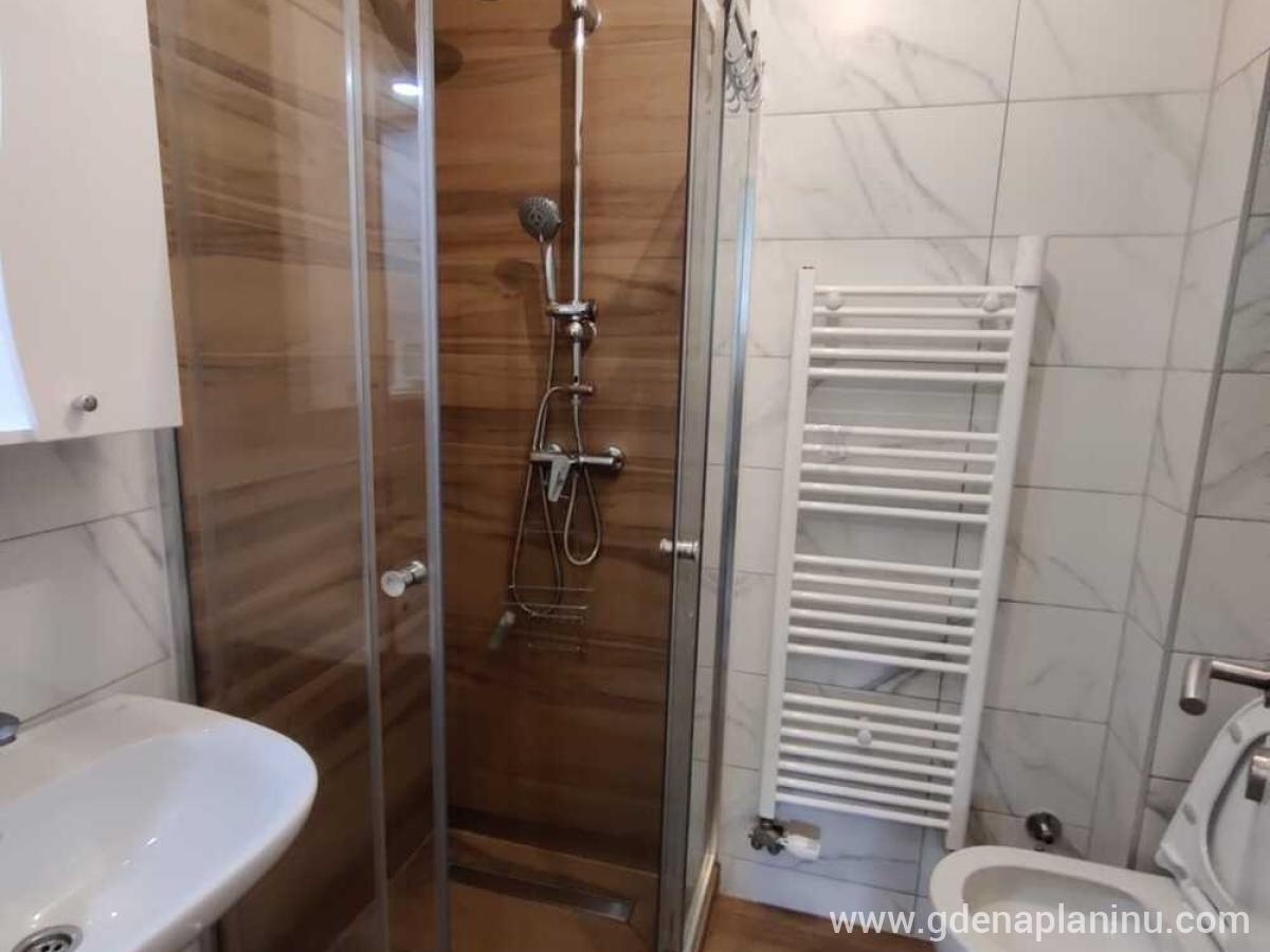 Apartman LeDa – Ravna planina, zasebne nastanitve v mestu Pale, Bosna in Hercegovina - Kupatilo sa tušem