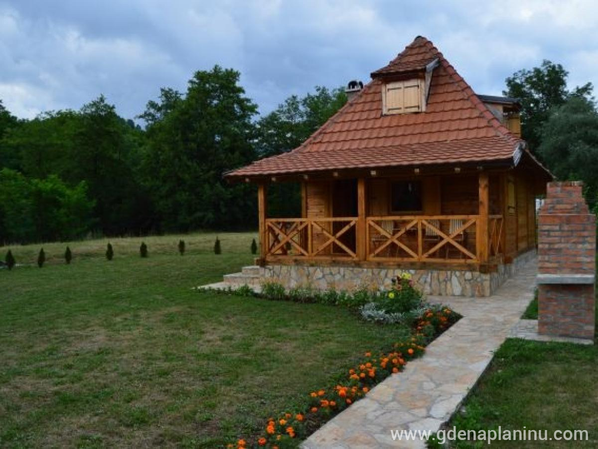 Apartmani Mateja – Mokra Gora, logement privé à Mokra Gora, Serbie - Appartements Mateja – cour et extérieur