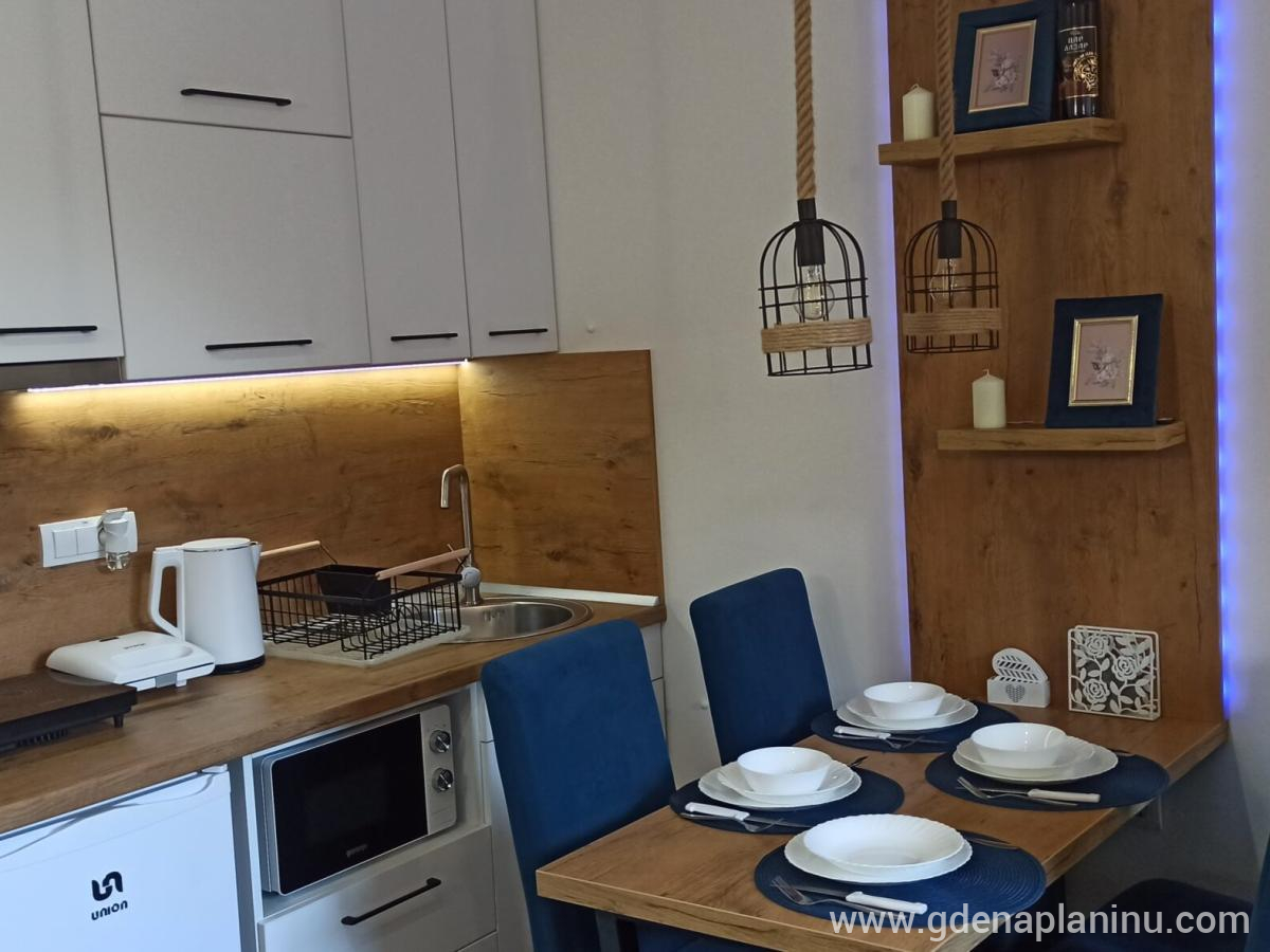Apartman Nina – Brzeće, Kopaonik, alloggi privati a Kopaonik, Serbia - Kuhinja i trpezarija