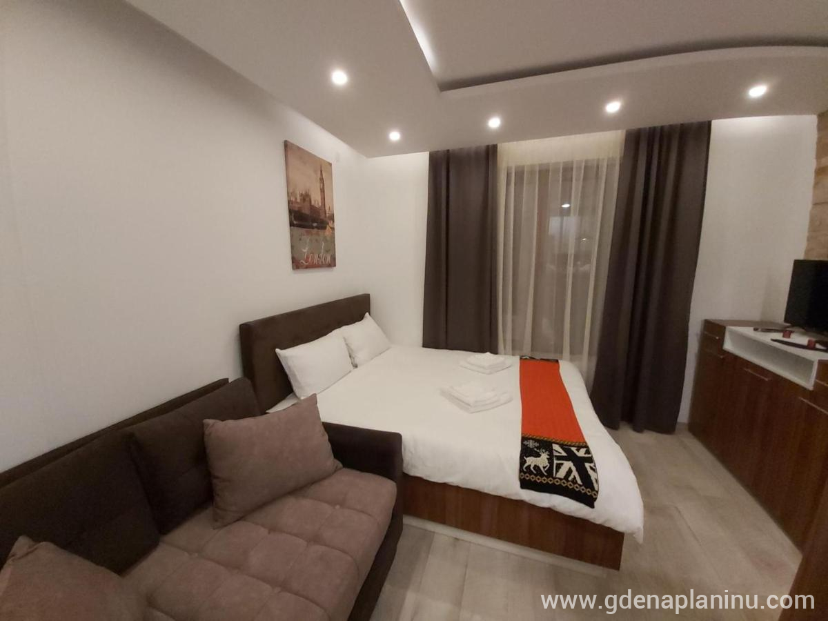 Ami apartman, privat innkvartering i sted Kopaonik, Serbia - Krevet i sofa