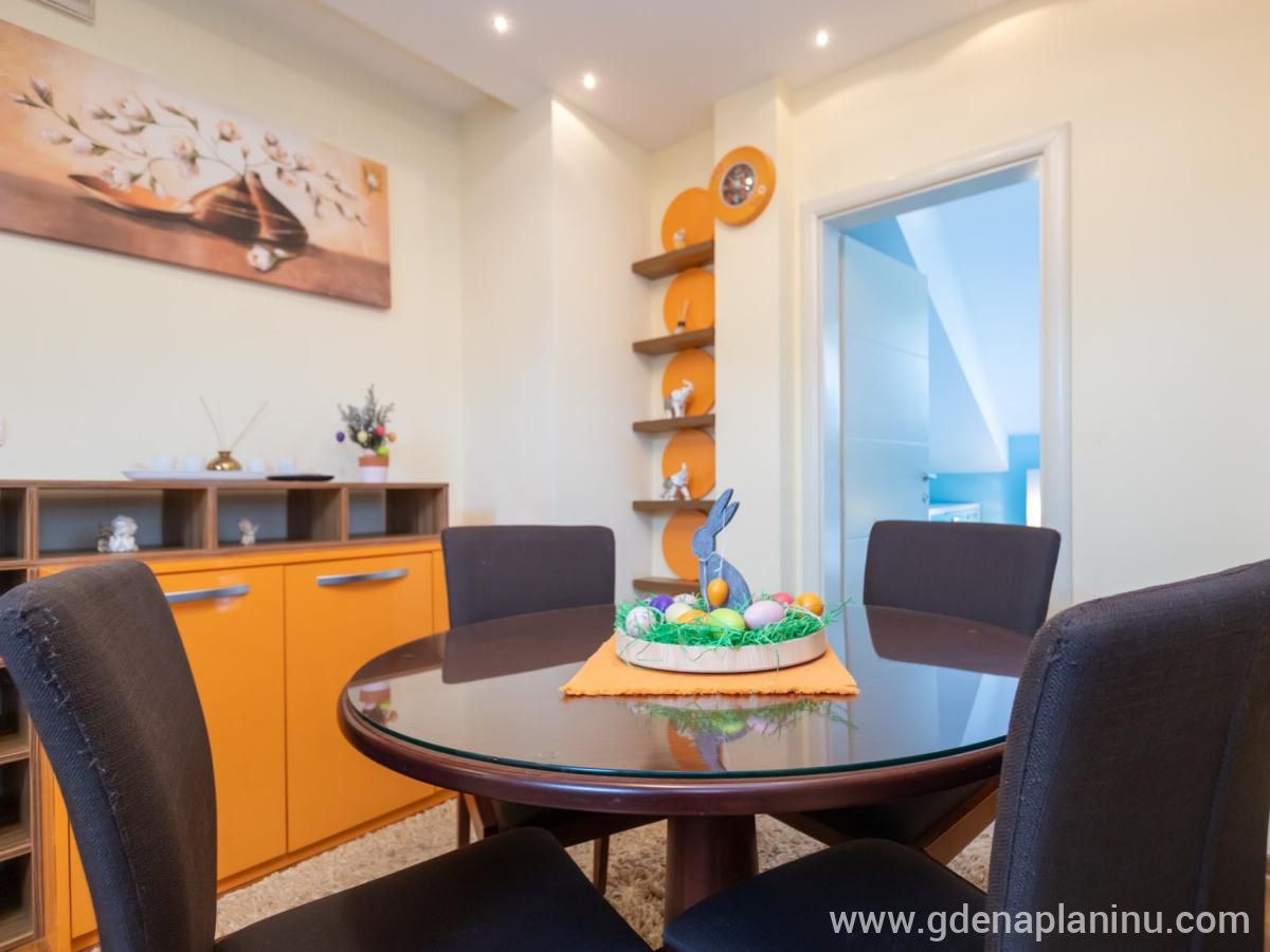 Bella Vita apartmani, Bella Vita 1, апартамент, частни квартири в града Zlatibor, Сърбия - Трапезария