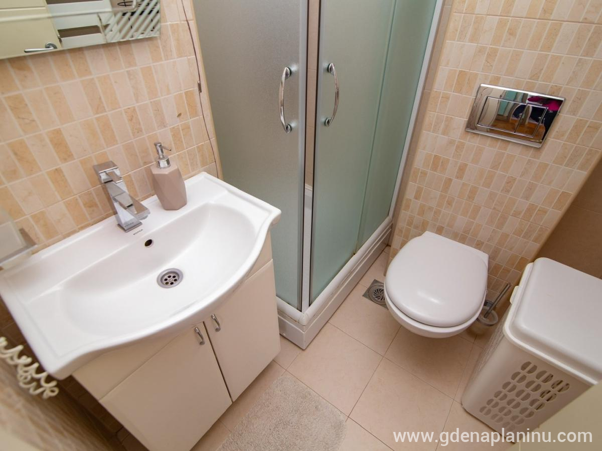 Bella Vita apartmani, Bella Vita 1, студио, частни квартири в града Zlatibor, Сърбия - Баня