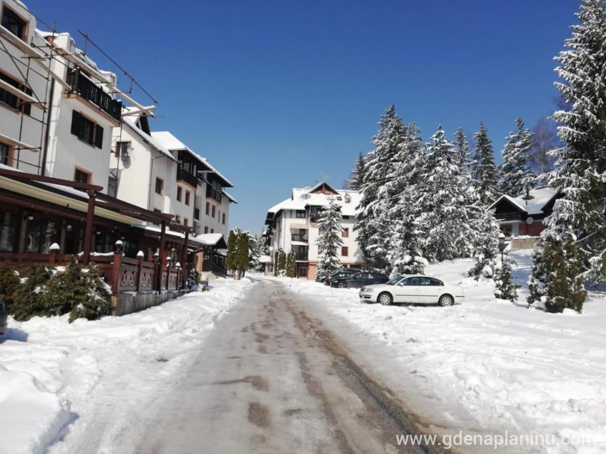 Apartman Ela br. 13F, logement privé à Zlatibor, Serbia - Okruženje zimi