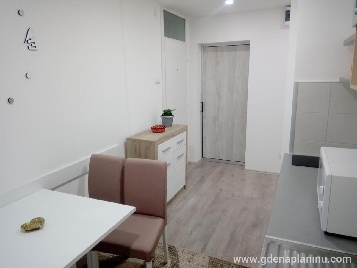 Fantastik apartman, частни квартири в града Bajina Bašta, Serbia - Trpezarijski sto