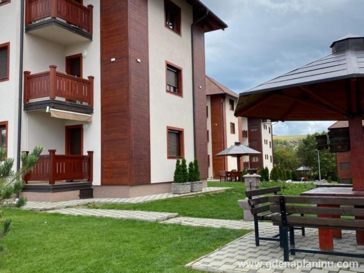 Apartman Golden Hill, частни квартири в града Zlatibor, Сърбия - Двор на сградата