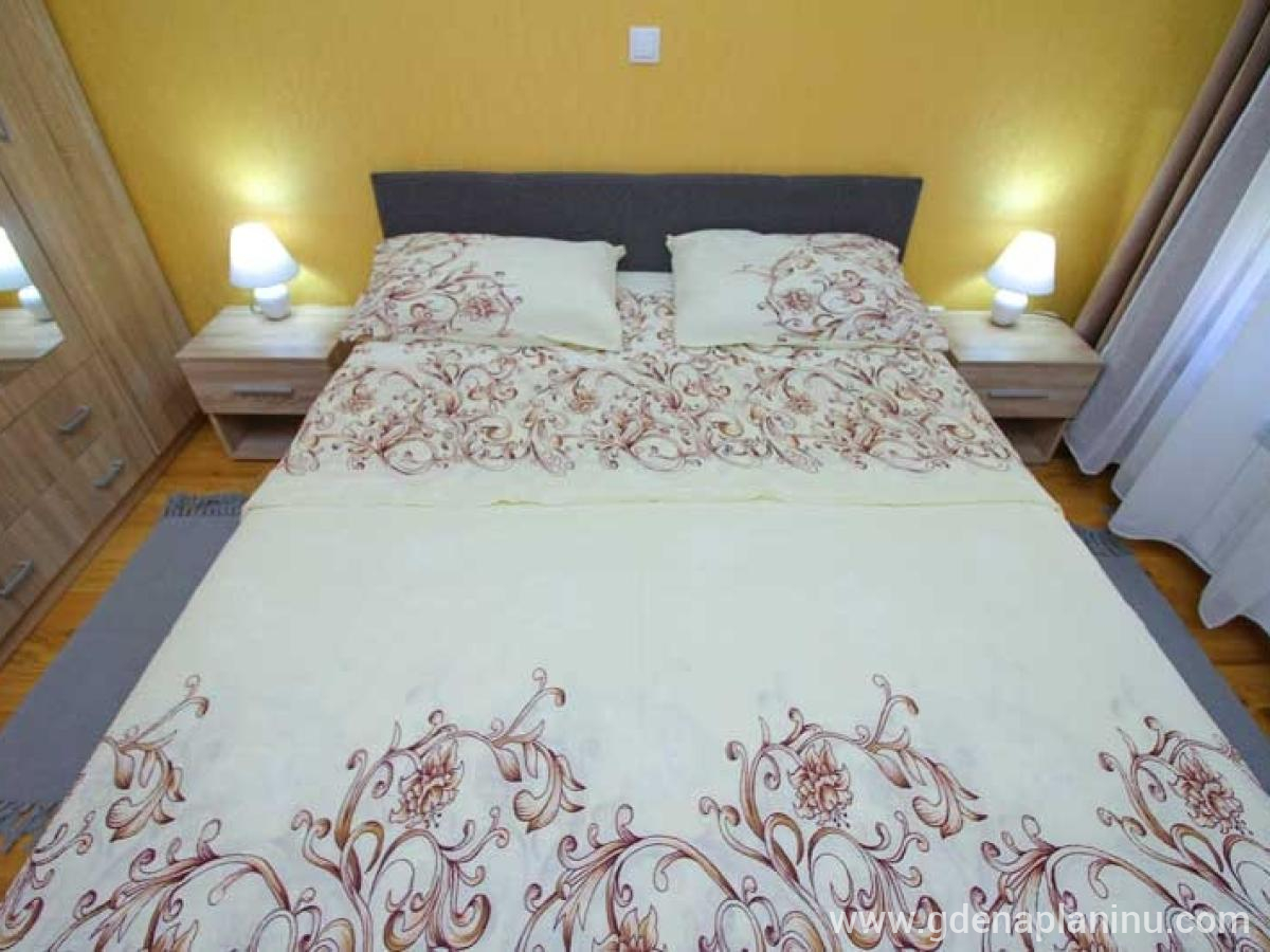 Apartman Laki Zlatibor, privat innkvartering i sted Zlatibor, Serbia - Bračni krevet