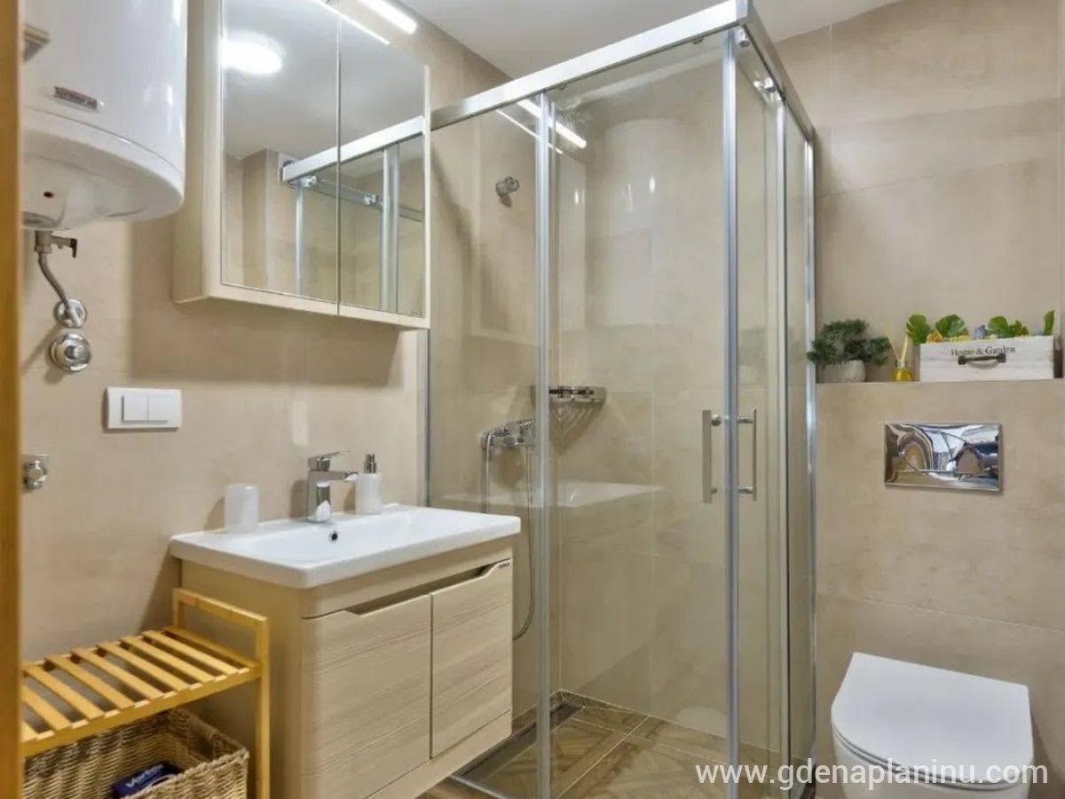 Apartman Omorika, alloggi privati a Zlatibor, Serbia - Kupatilo sa tuš-kabinom