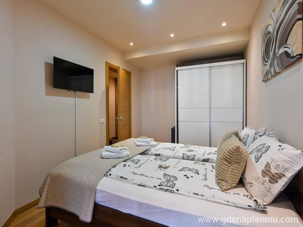 Apartman Zlatiborska pahulja 1, privat innkvartering i sted Zlatibor, Serbia - Spavaća soba sa televizorom