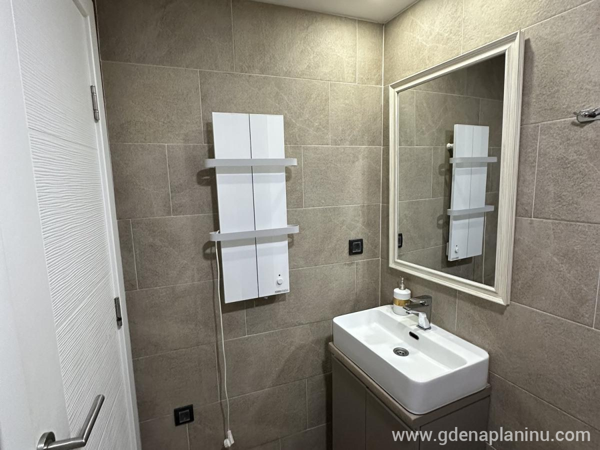 Apartman Pahuljica S59 Milmari, Частный сектор жилья Kopaonik, Сербия - Lavabo i ogledalo
