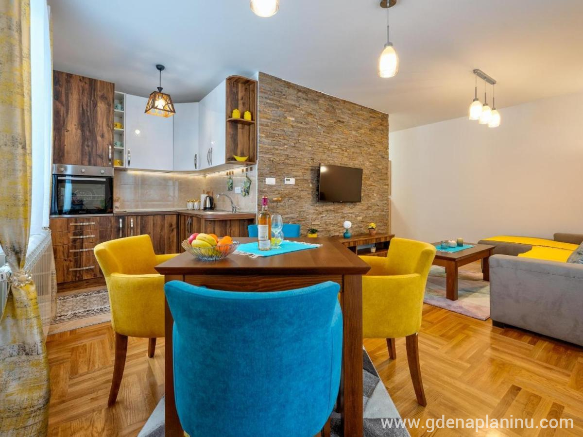 Apartman Stefanović, ενοικιαζόμενα δωμάτια στο μέρος Zlatibor, Σερβία - Trpezarija i kuhinja
