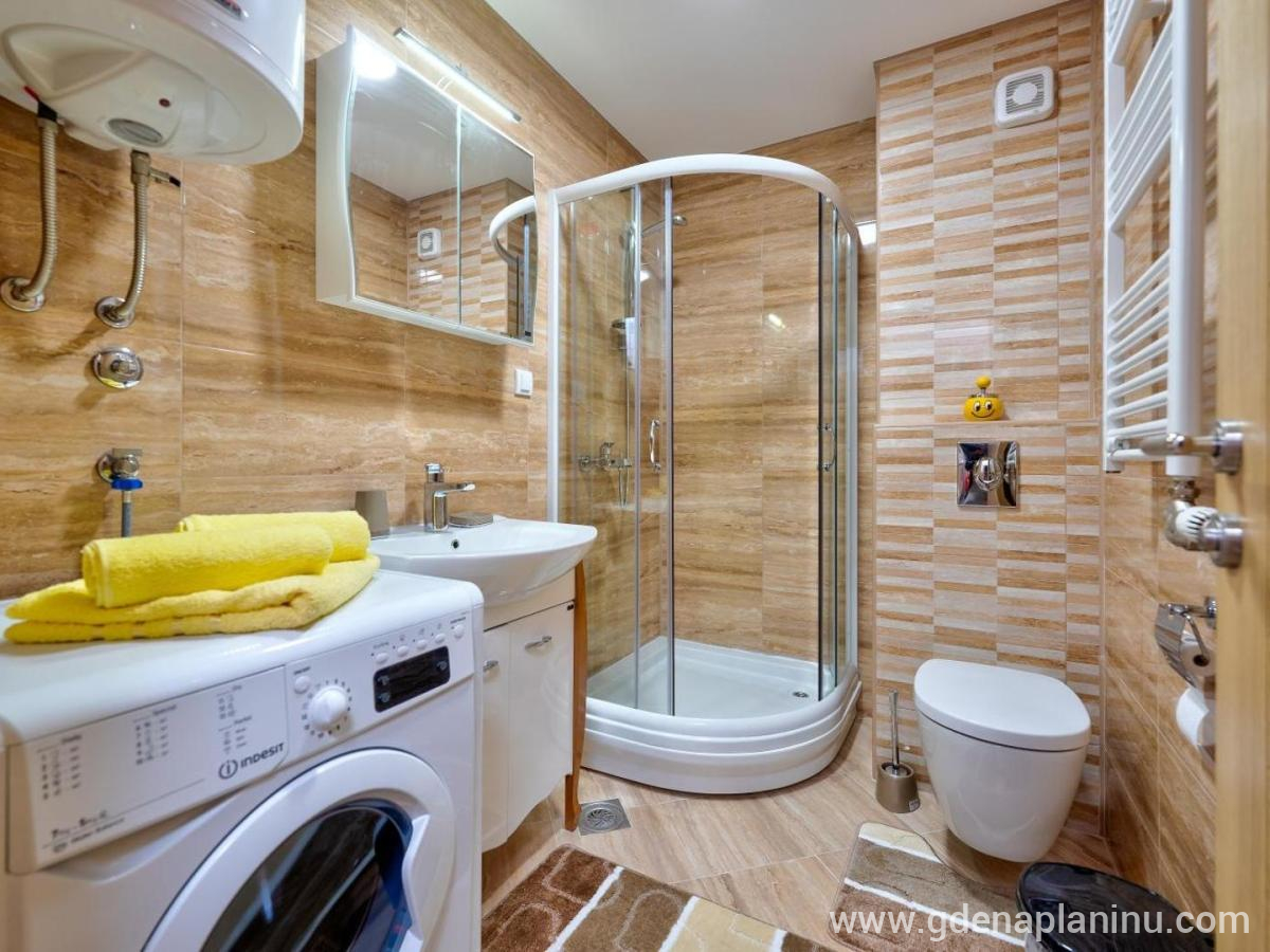 Apartman Stefanović, ενοικιαζόμενα δωμάτια στο μέρος Zlatibor, Σερβία - Kupatilo sa tuš-kabinom