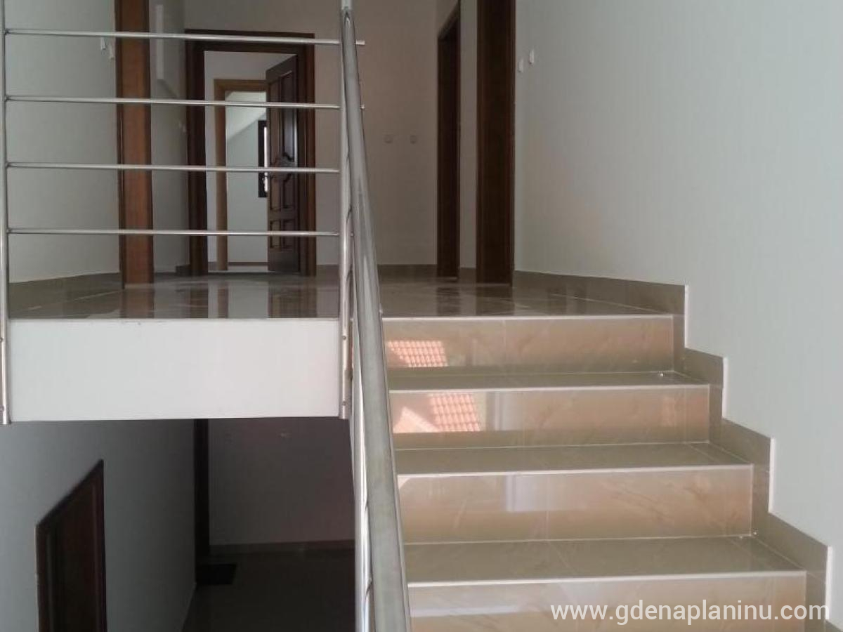 Apartman Voja 15, ενοικιαζόμενα δωμάτια στο μέρος Zlatibor, Serbia - Stepenište
