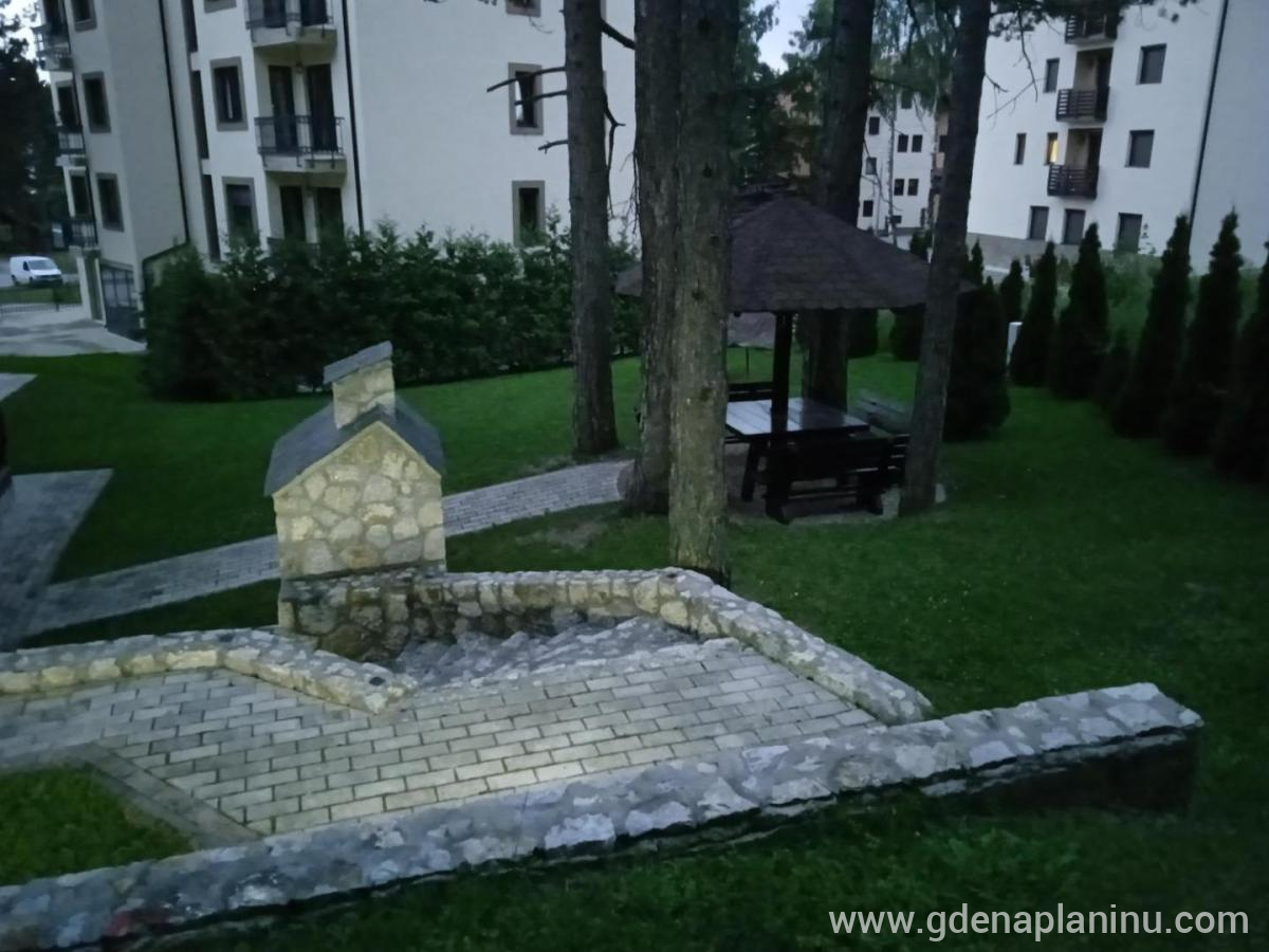 Apartman Voja 15, ενοικιαζόμενα δωμάτια στο μέρος Zlatibor, Serbia - Αυλή