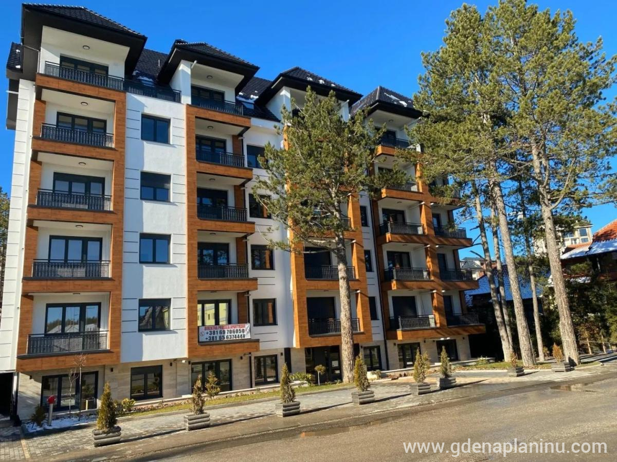 Apartman Woody Zlatibor, частни квартири в града Zlatibor, Сърбия - Вход на сградата