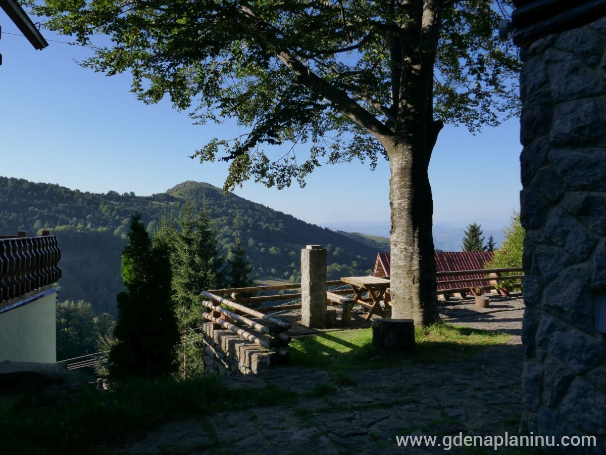 Planinska kuća Savić, private accommodation in city Kopaonik, Serbia - Pogled iz dvorišta