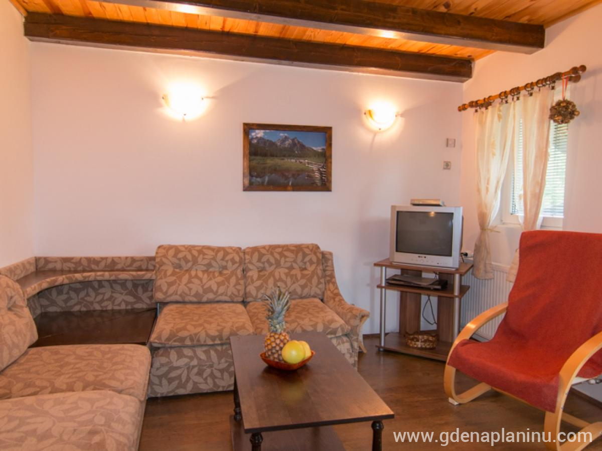 Vila Grand, Leilighet 2, privat innkvartering i sted Tara, Serbia