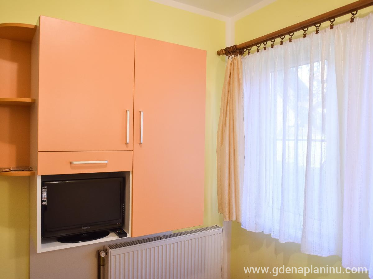 Vila Zlata, Ettromsleilighet 2, privat innkvartering i sted Zlatibor, Serbia - KTV