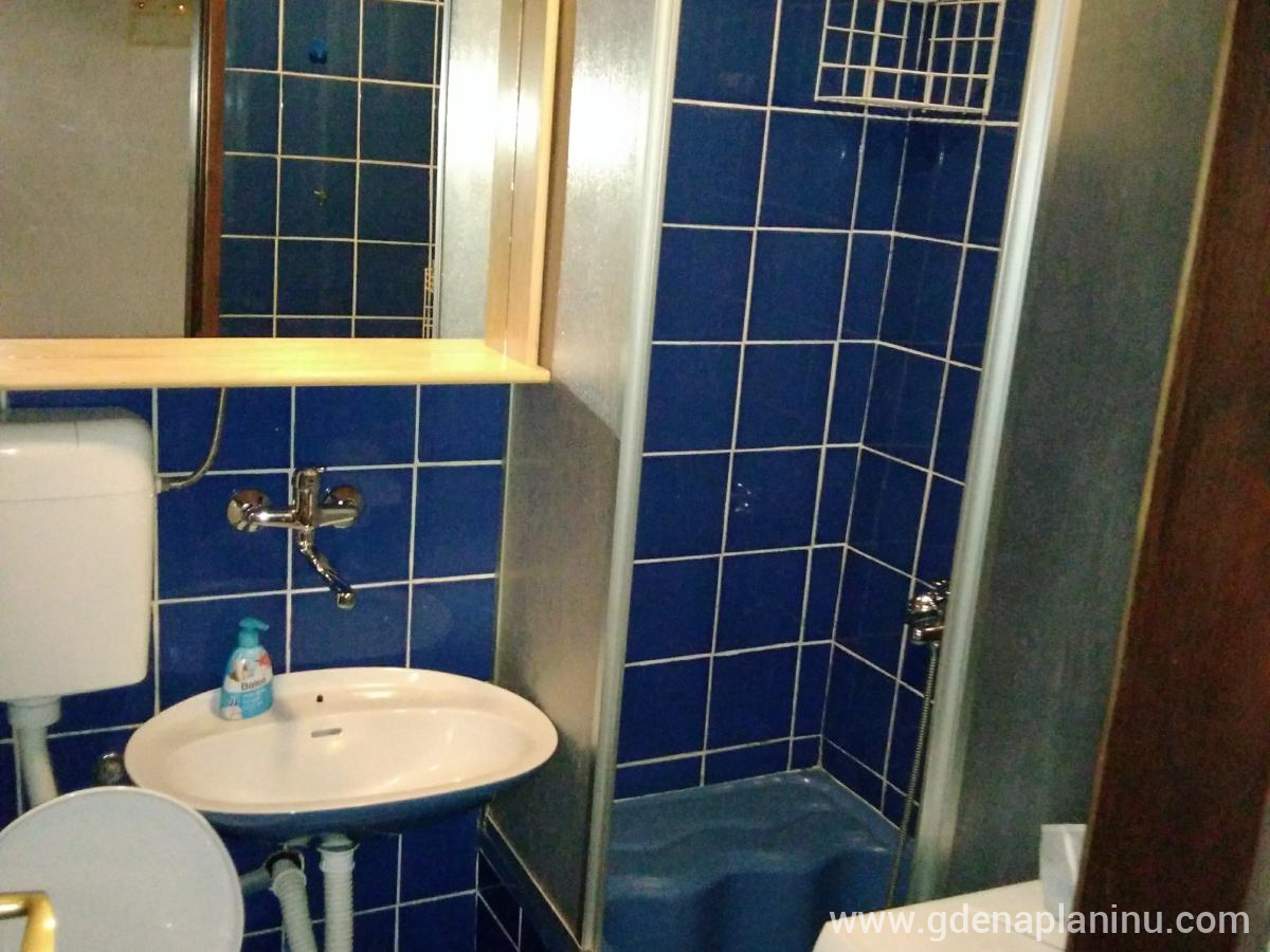 Apartmani ''Etno'', Veliki apartman Etno, Частный сектор жилья Jahorina, Босния и Герцеговина - Kupatilo