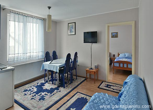 Apartman 3 en Vila Sofija Zlatibor, alojamiento privado en Zlatibor, Serbia