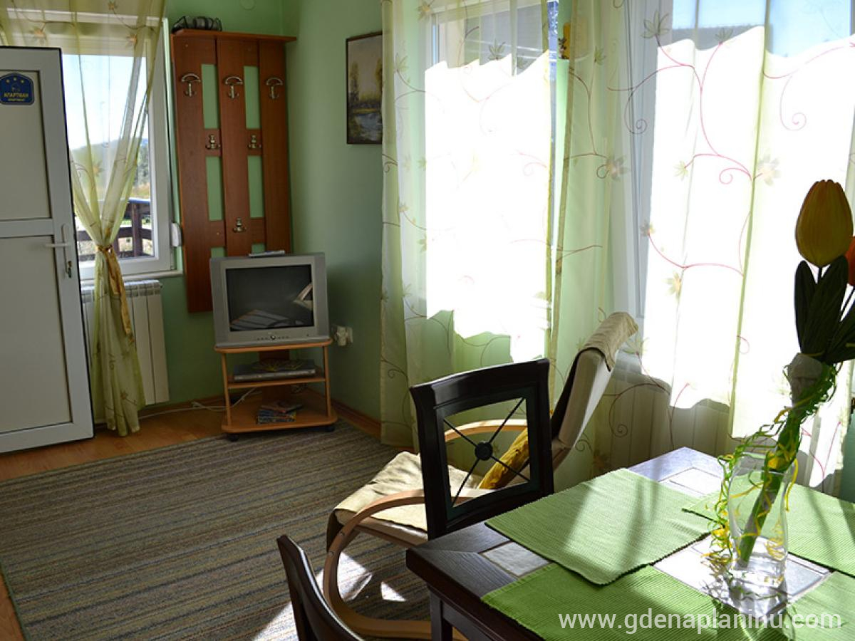 Apartmani M & M, Leilighet 1, privat innkvartering i sted Divčibare, Serbia - apartmani-1-02v