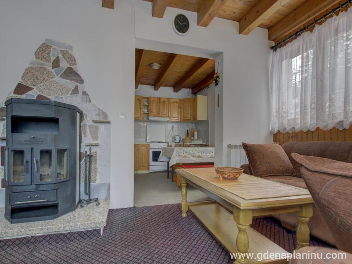 Apartmani Bili, DVOETAŽNI APARTMAN S 4 SPAVAĆE SOBE I TERASOM, частни квартири в града Jahorina, Босна и Херцеговина - AG1-1