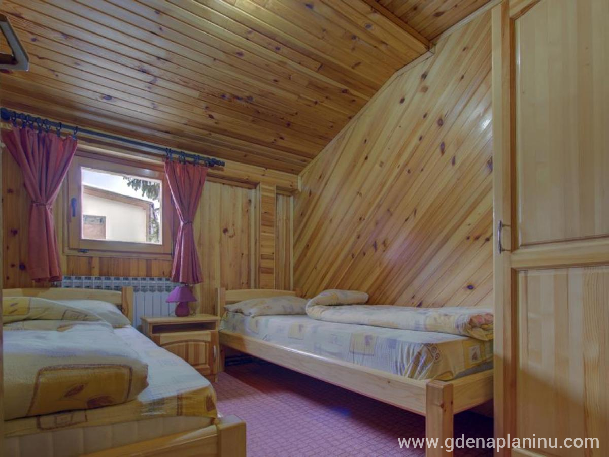 Apartmani Bili, APARTMAN S 3 SPAVAĆE SOBE, 2 DNEVNE SOBE, 2 KUHINJE I KAMINOM, privat innkvartering i sted Jahorina, Bosnia og Hercegovina - ag3-1