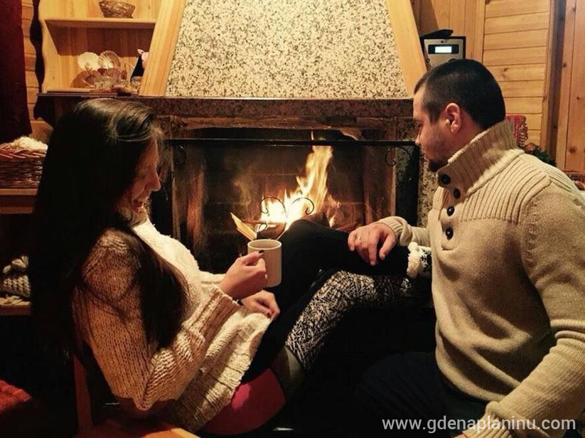 Apartmani Bili, APARTMAN S 3 SPAVAĆE SOBE, 2 DNEVNE SOBE, 2 KUHINJE I KAMINOM, privat innkvartering i sted Jahorina, Bosnia og Hercegovina - gabi