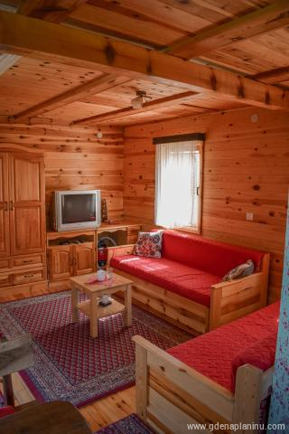 Studio apartman tu Konaci Zaovljanska jezera, alloggi privati a Tara, Serbia
